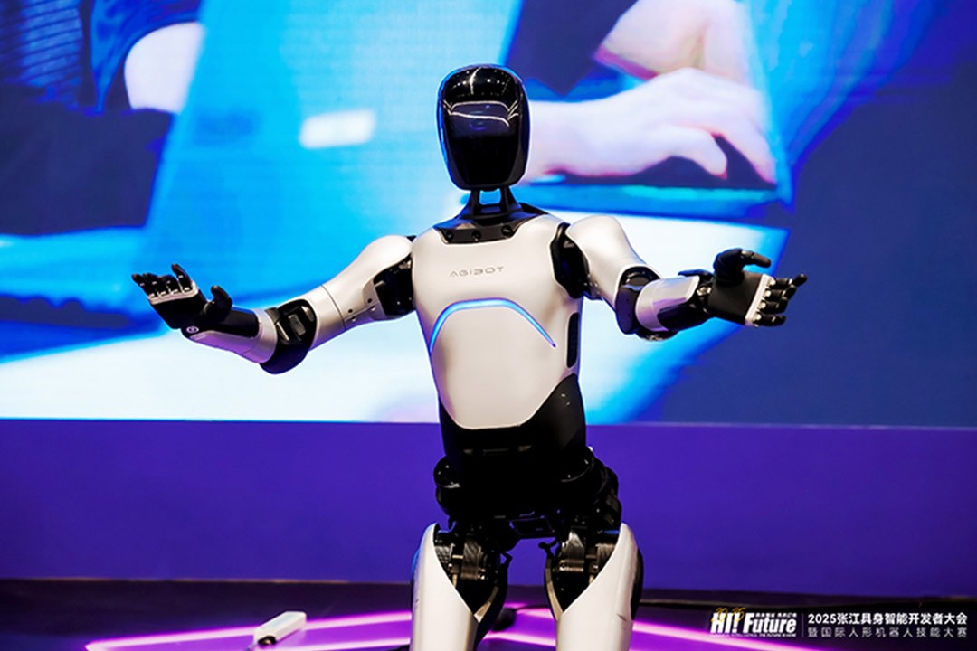 银河集团官网-春运机场新晋顶流！优克联PetPhone宠物手机快闪店引爆上海浦东机场